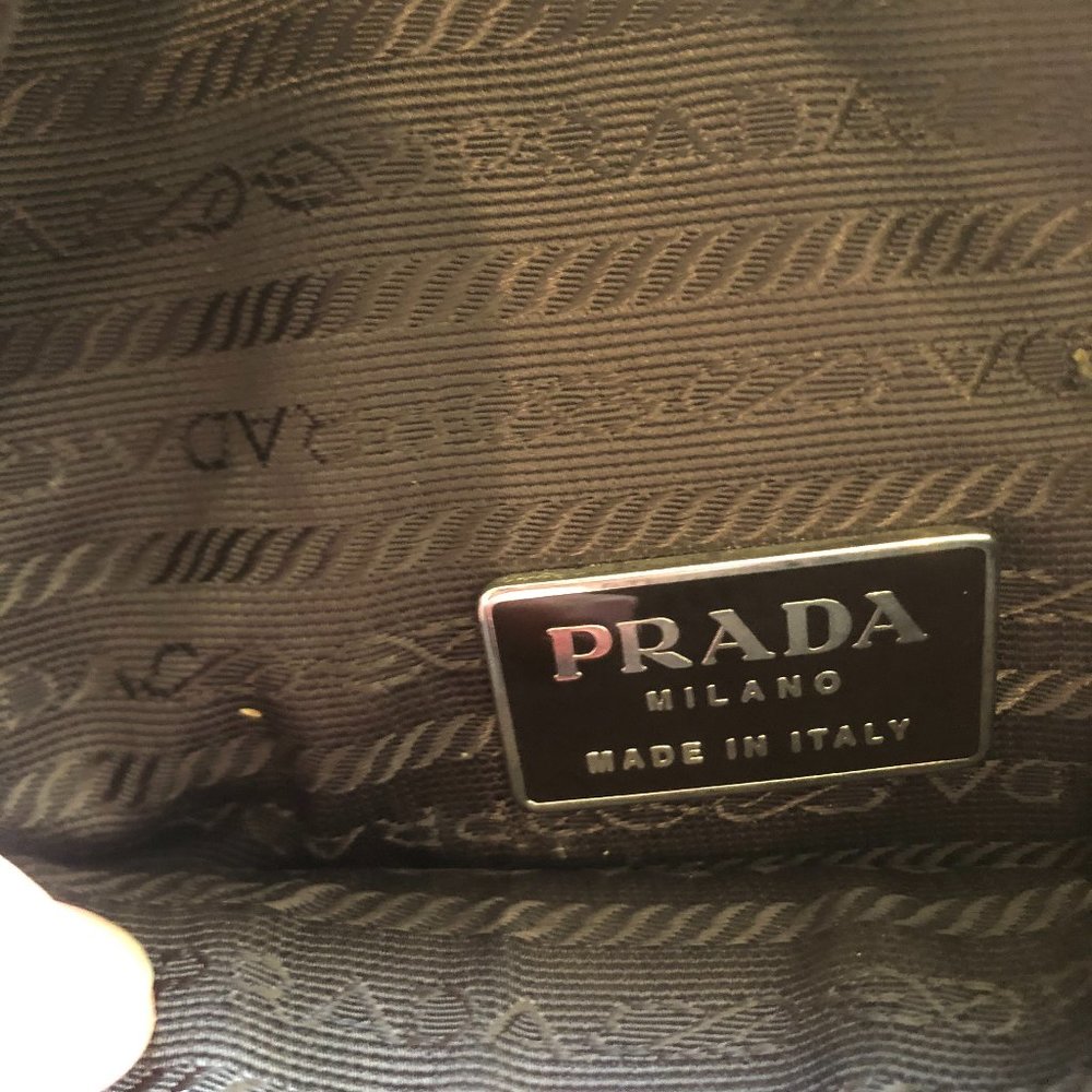 Authentic Prada leather crossbody - Picture 6 of 13